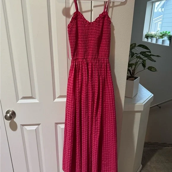 Elegant Red Maxi Dress - Picture 1 of 3